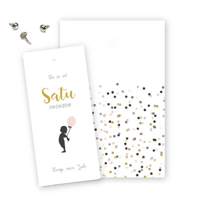 Geboortekaartje label klembord splitpen Satu